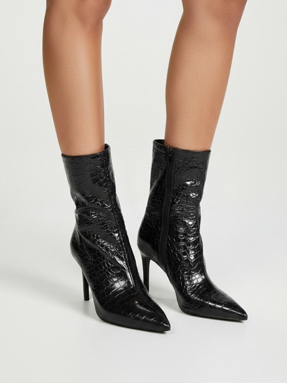 Steve Madden Leena Black Croc-Embossed Pointed Toe Ankle Boots with Side Zip 10M